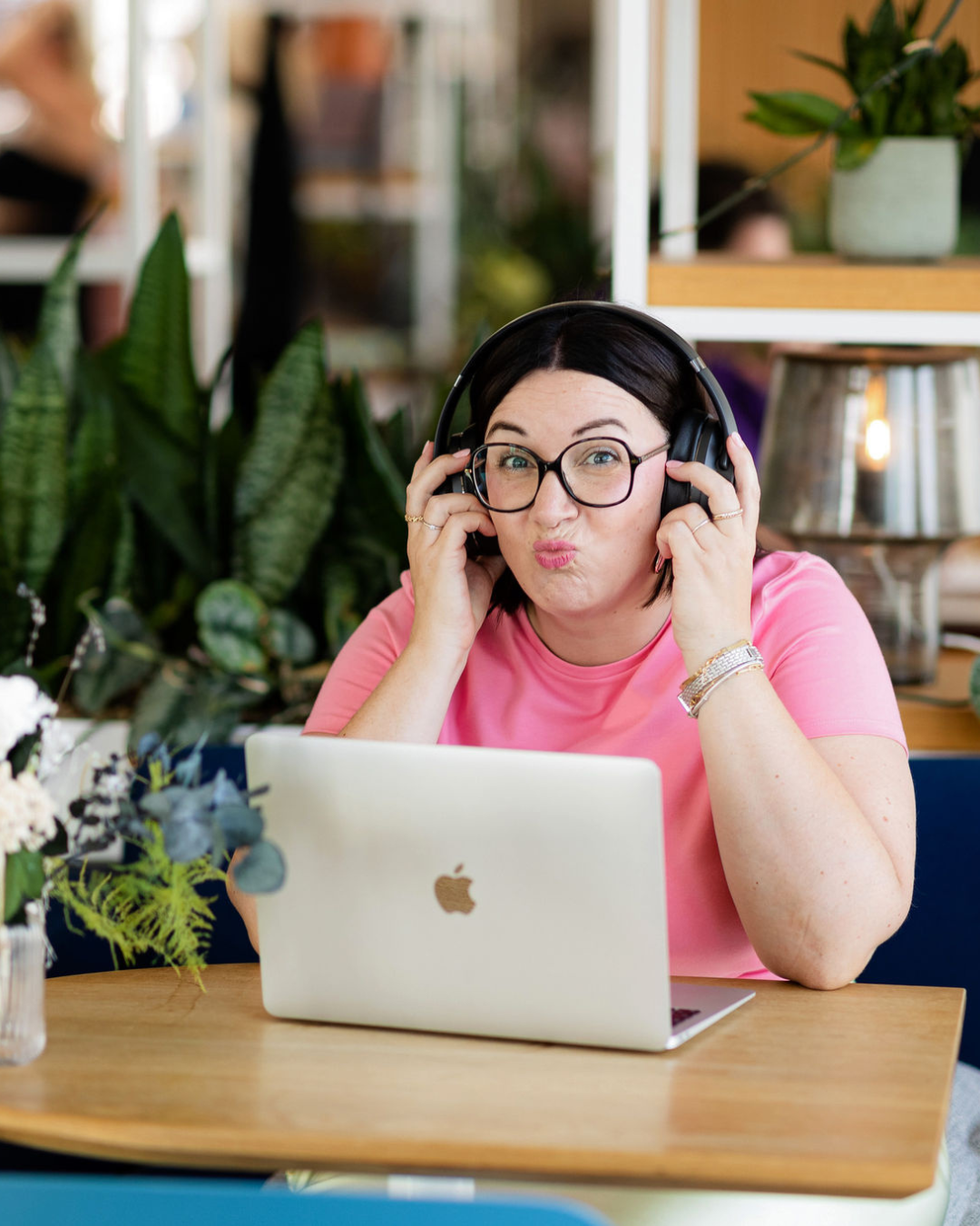 Von Kopfchaos zu Klarheit – digitale Business-Organisation mit Notion, die dir Struktur, Fokus und Leichtigkeit zurückgibt und dein Solo-Business nachhaltig stärkt.